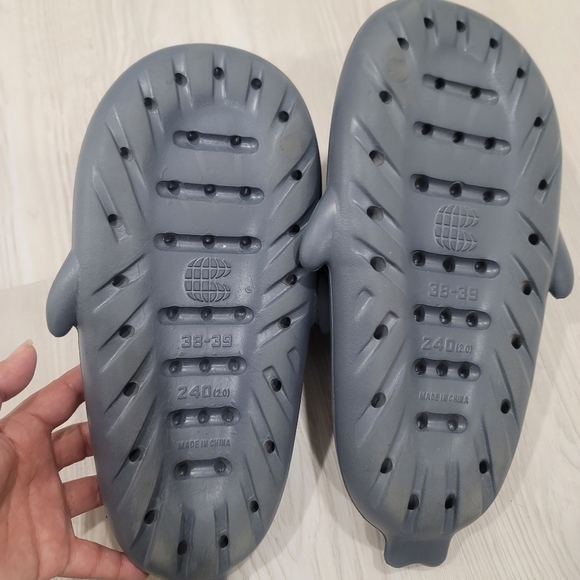Cloud Shark Slides Sandals Dark Gray Mens ,Women's  Non-slip Unisex 38-39 - Picture 8 of 12